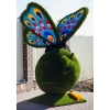 Садовая фигура из искусственной травы «Голубая бабочка на яблоке»